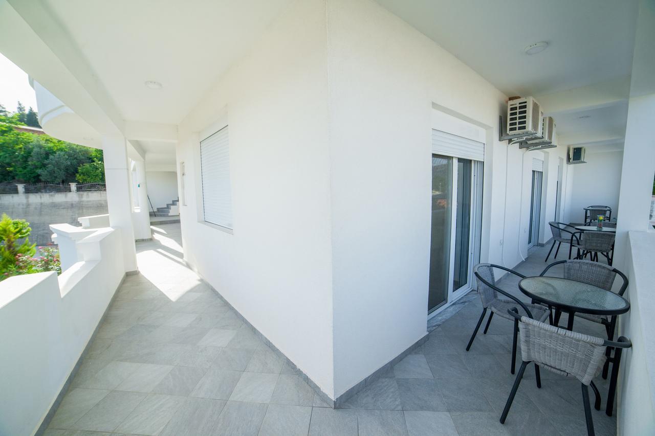 Apartments Rex Ulcinj Extérieur photo