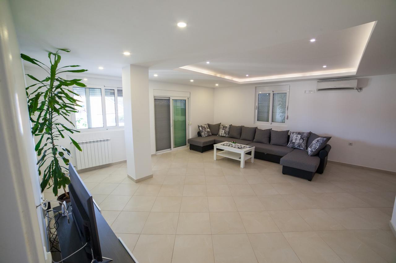 Apartments Rex Ulcinj Extérieur photo