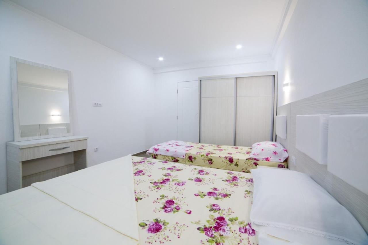 Apartments Rex Ulcinj Extérieur photo